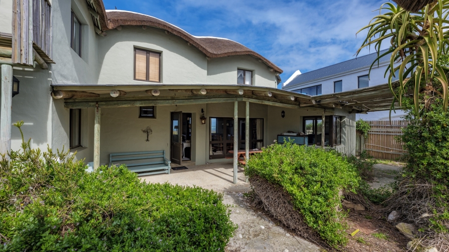 6 Bedroom Property for Sale in Suiderstrand Western Cape